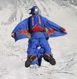 Penerbangan Wingsuit di video