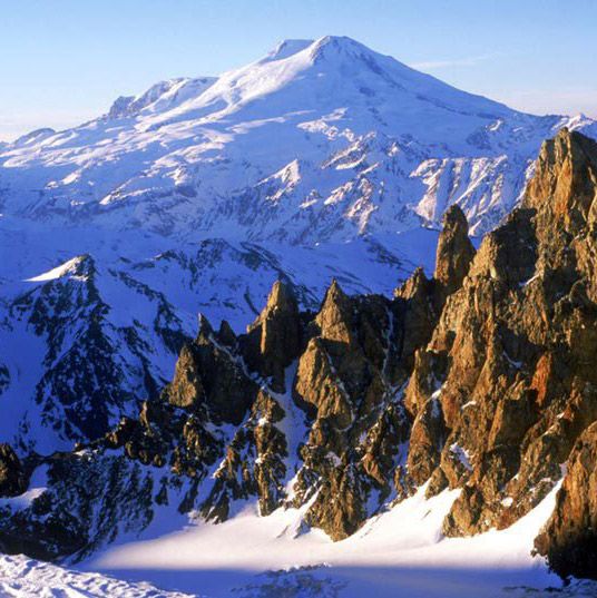 Gunung Dzhangitau di Rusia